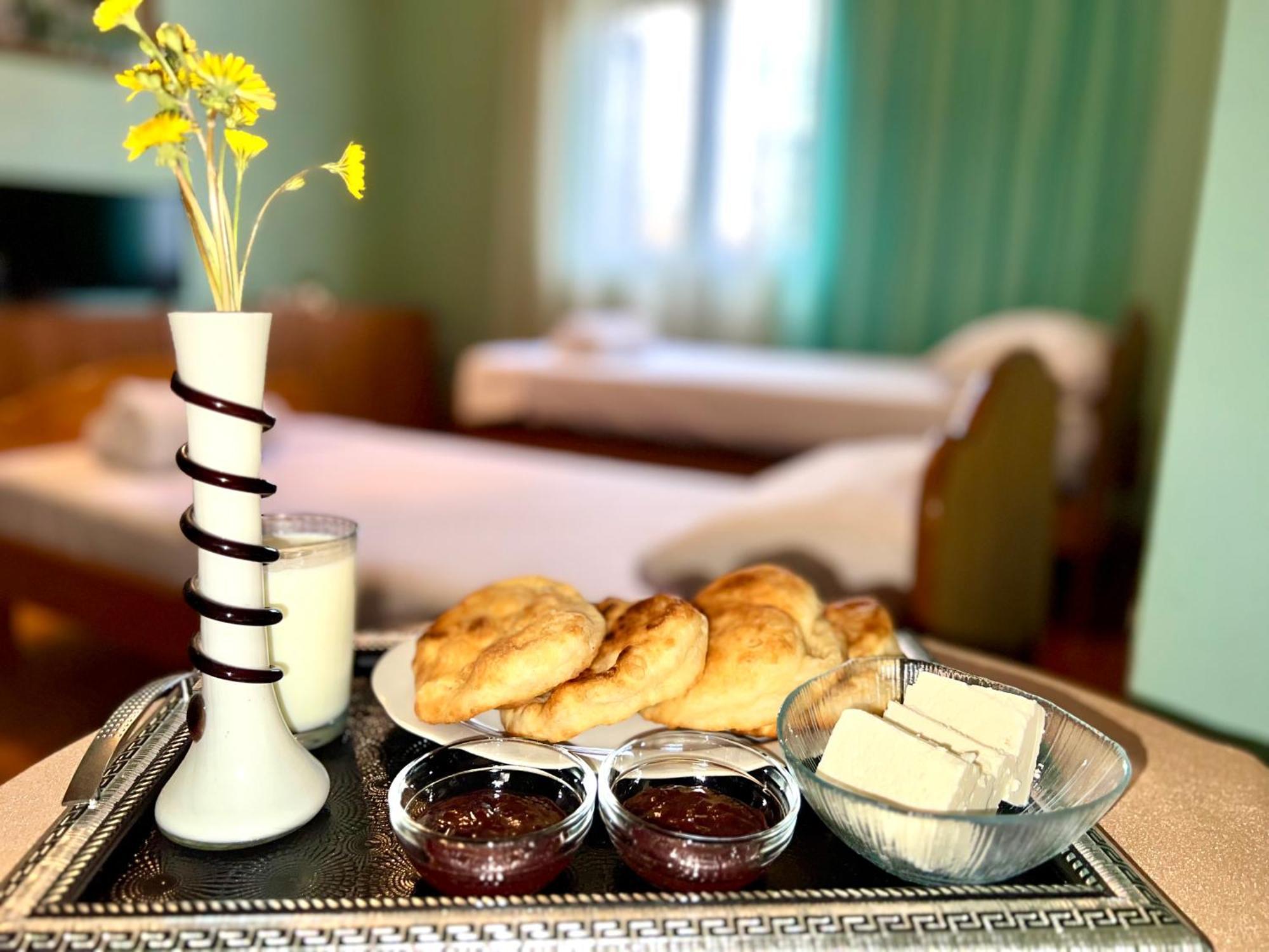 Berat Private Room In Haxhialiu Villa Exteriér fotografie